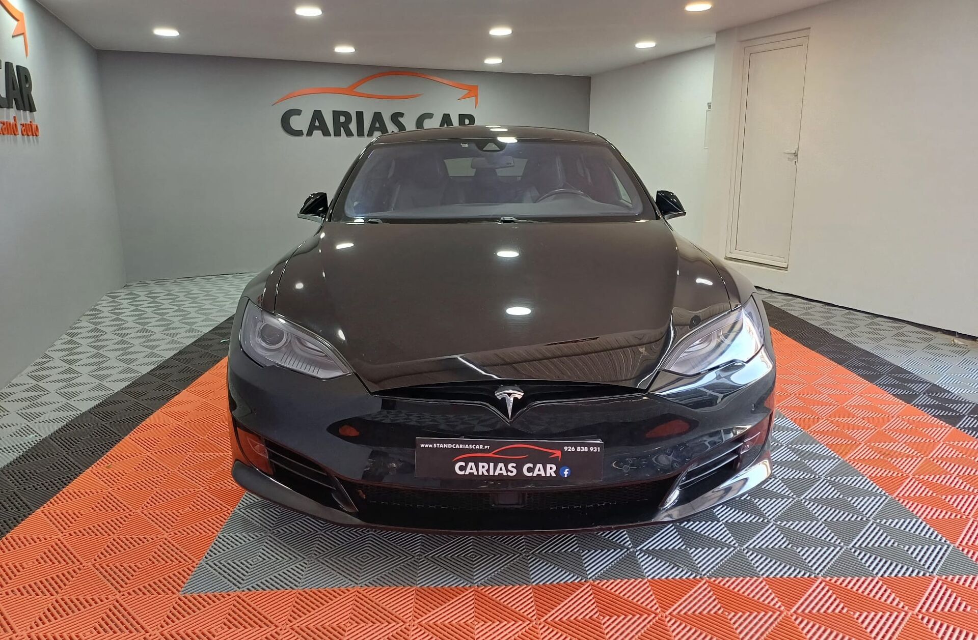 TESLA Model S P85D
