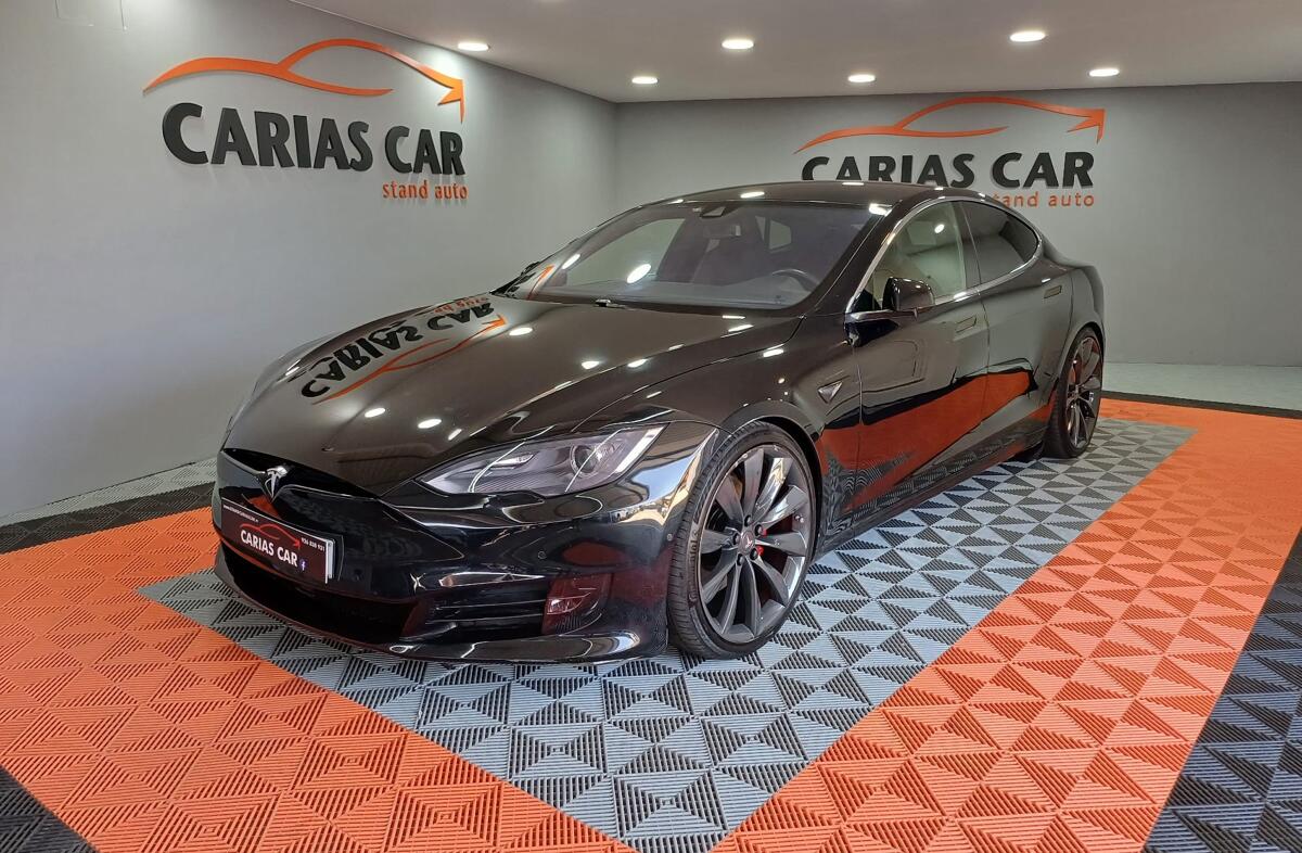 TESLA Model S P85D