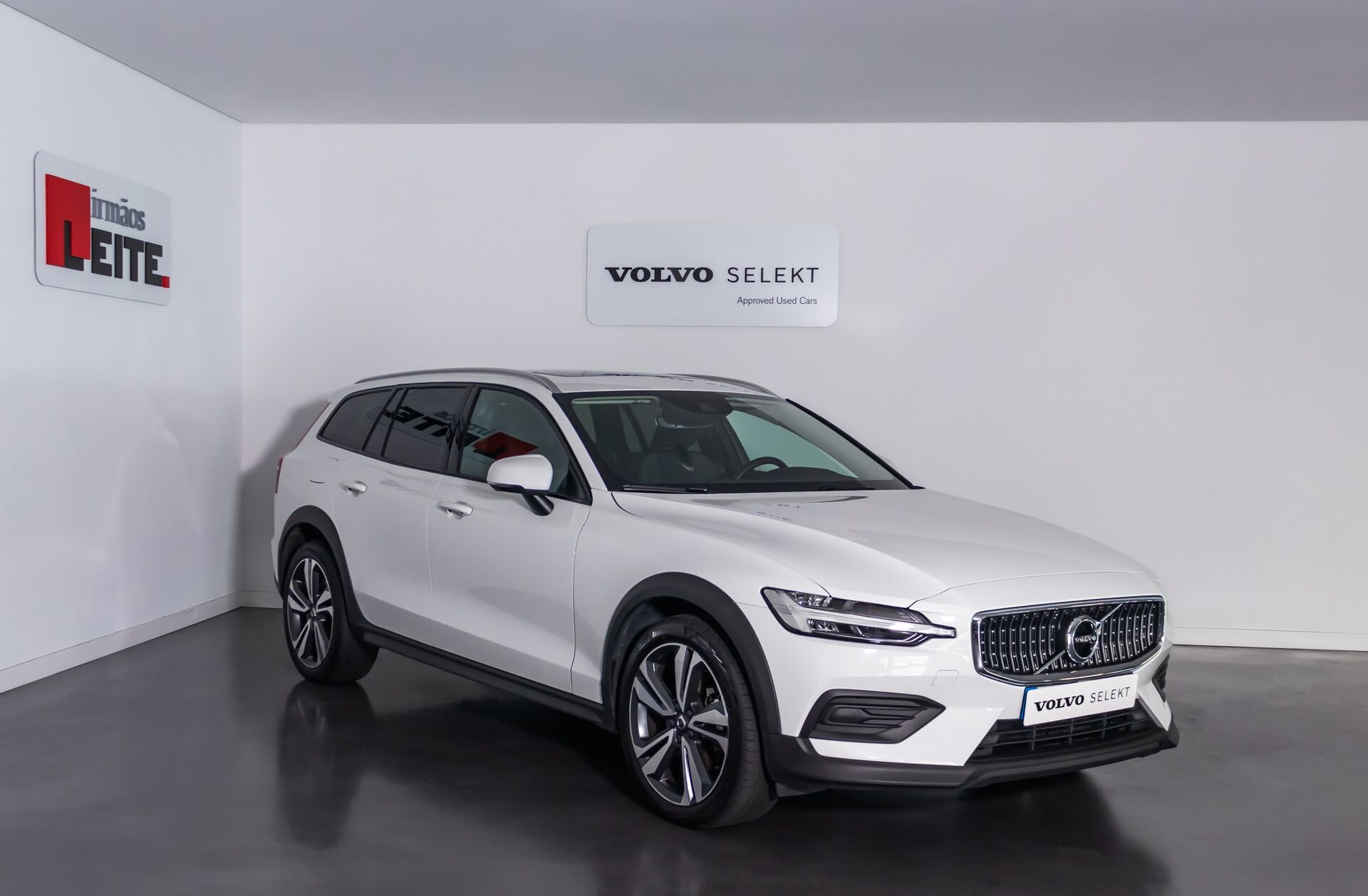 VOLVO V60 2.0 B4 Inscription Geartronic