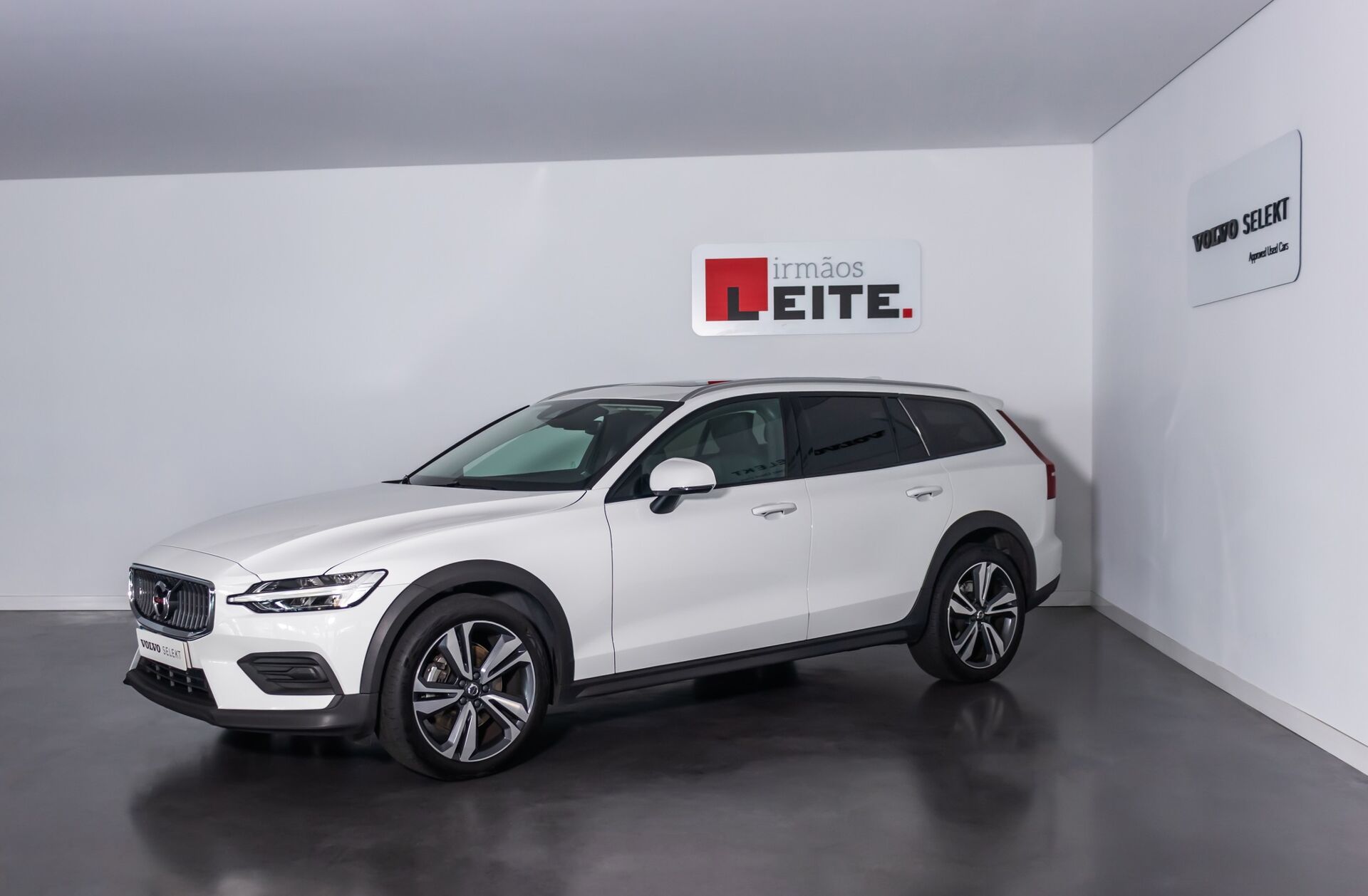 VOLVO V60 2.0 B4 Inscription Geartronic