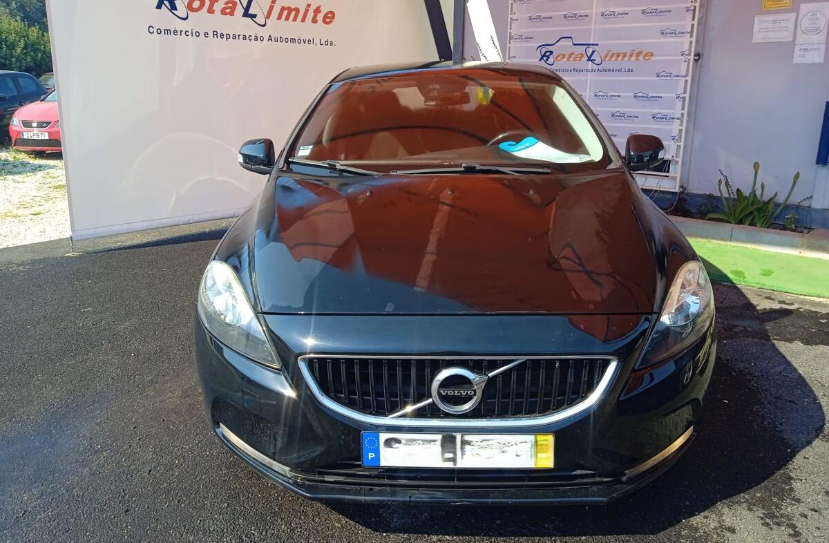 VOLVO V40 2.0 D2 Momentum