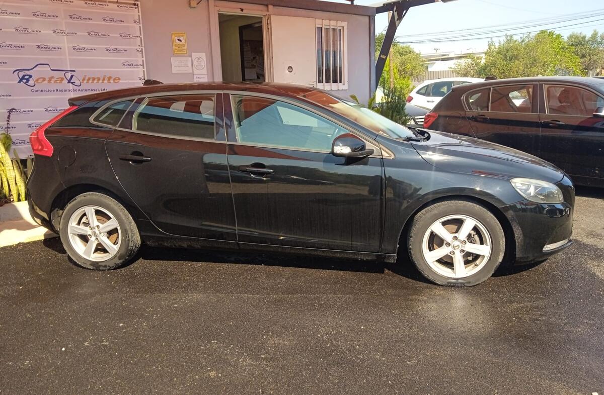 VOLVO V40 2.0 D2 Momentum