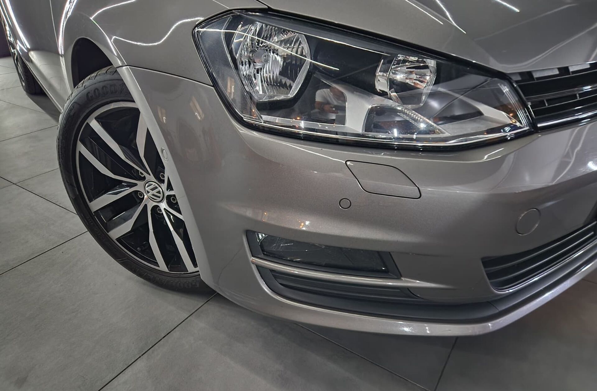 VOLKSWAGEN Golf 1.6 TDi Confortline