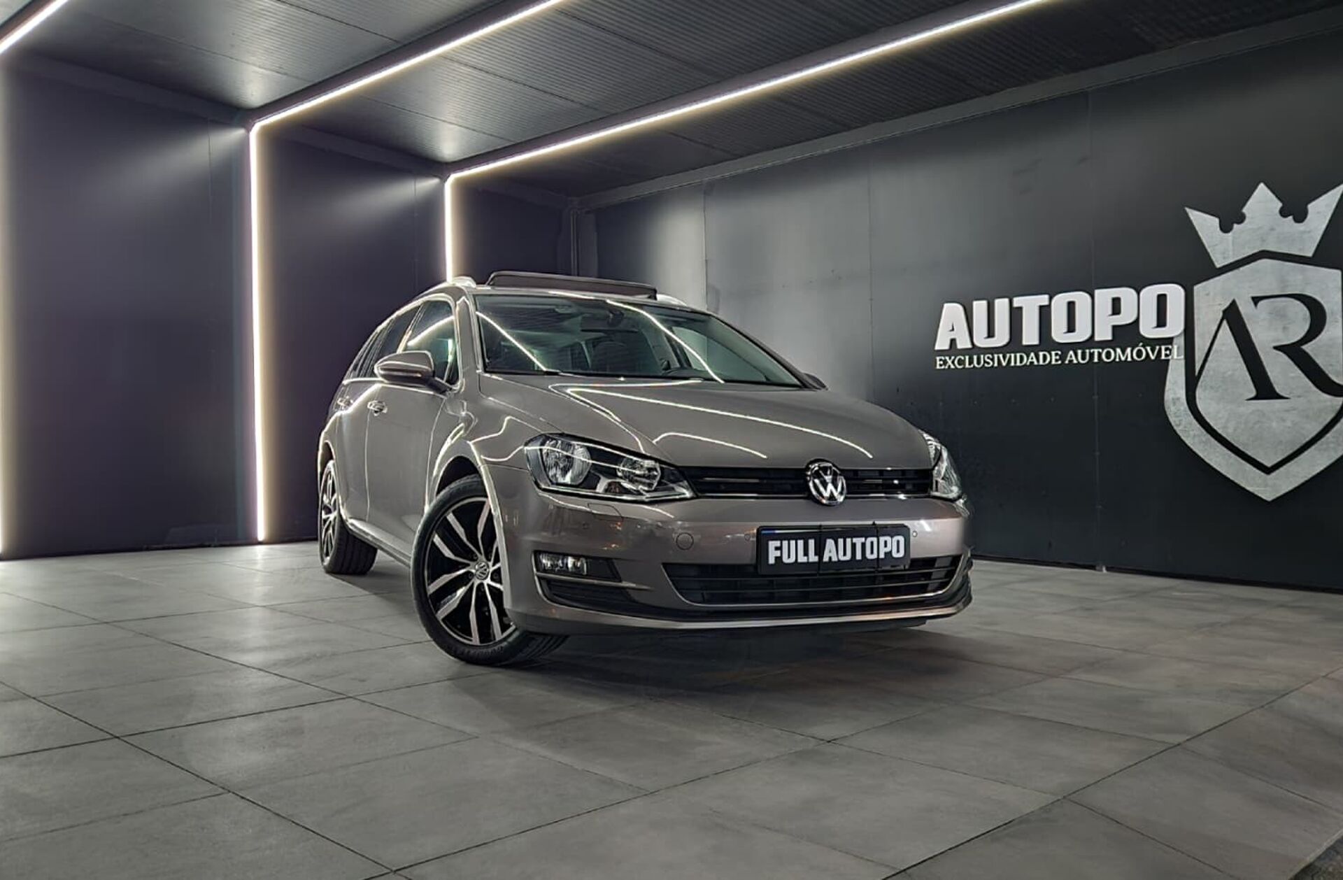 VOLKSWAGEN Golf 1.6 TDi Confortline