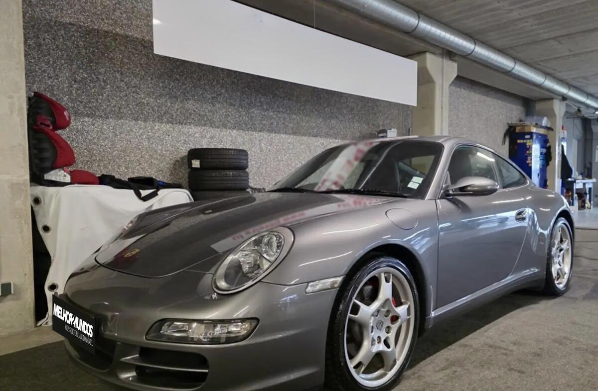 PORSCHE 911 Carrera 4 S
