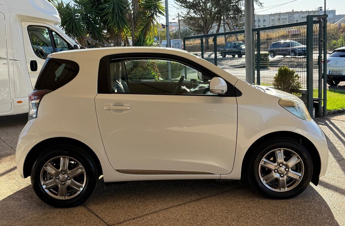 TOYOTA IQ 1.0 VVT-i 2 EP