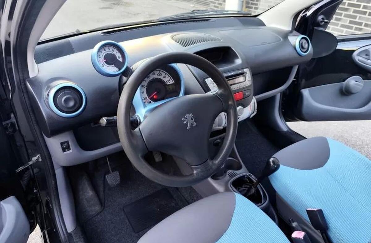 PEUGEOT 107 1.0 Urban