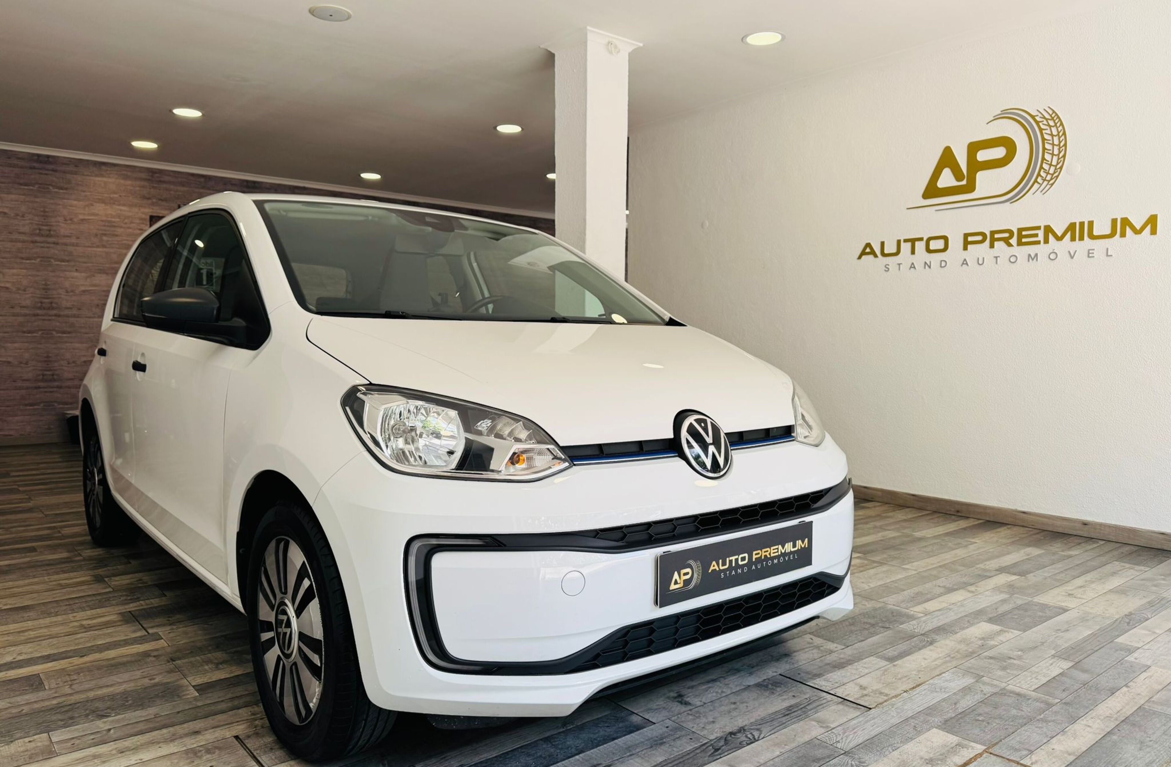 VOLKSWAGEN Up Confort
