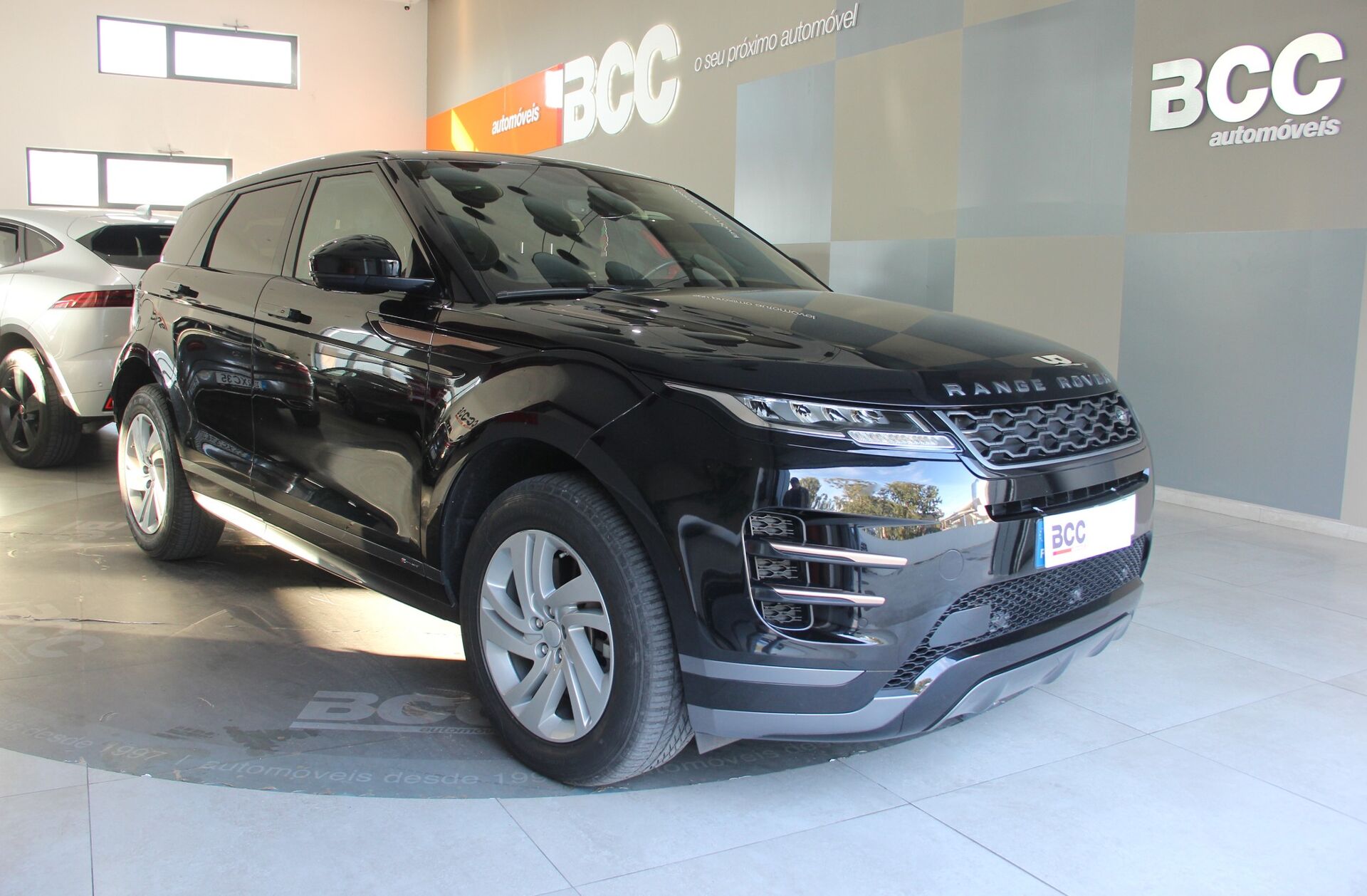 LAND ROVER Range Rover Evoque 2.0 D150 AWD R-Dynamic Auto
