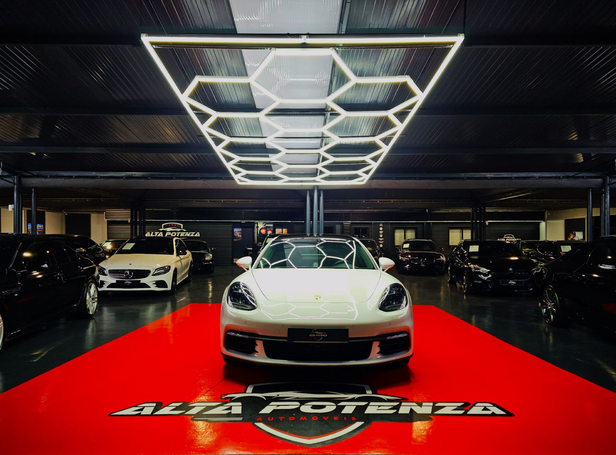 Porsche Panamera 4 E-Hybrid Executive por 98 500 € Alta Potenza | Aveiro
