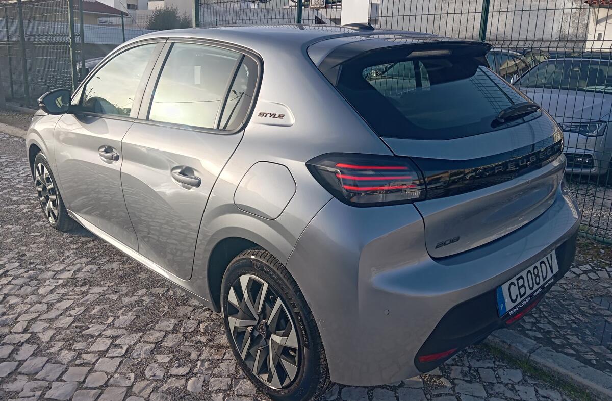 PEUGEOT 208 1.2 PureTech Style