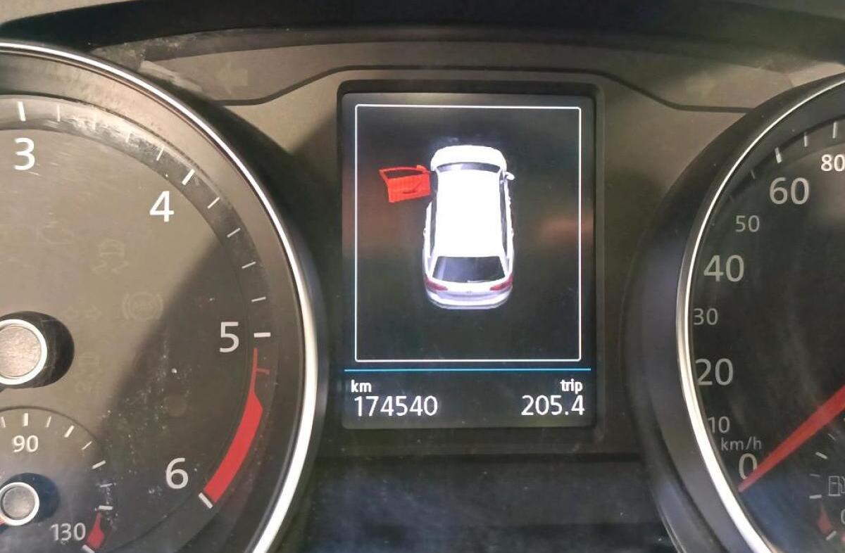 VOLKSWAGEN Passat 2.0 TDI Business DSG