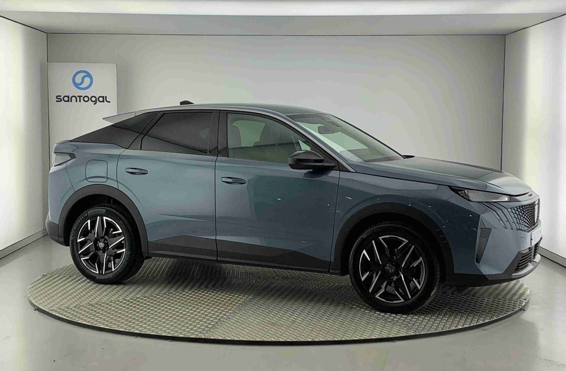PEUGEOT 3008 1.2 Hybrid Allure e-DCS6