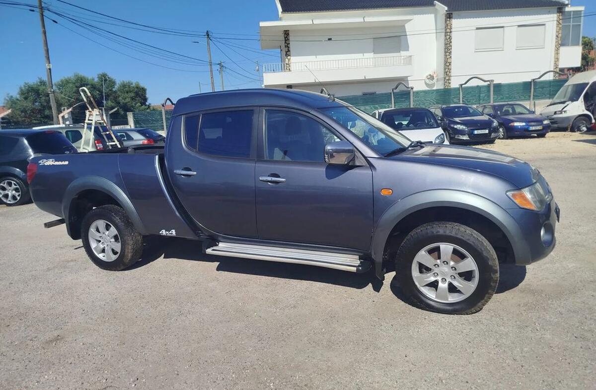 MITSUBISHI L 200 2.5 DI-D CD Instyle