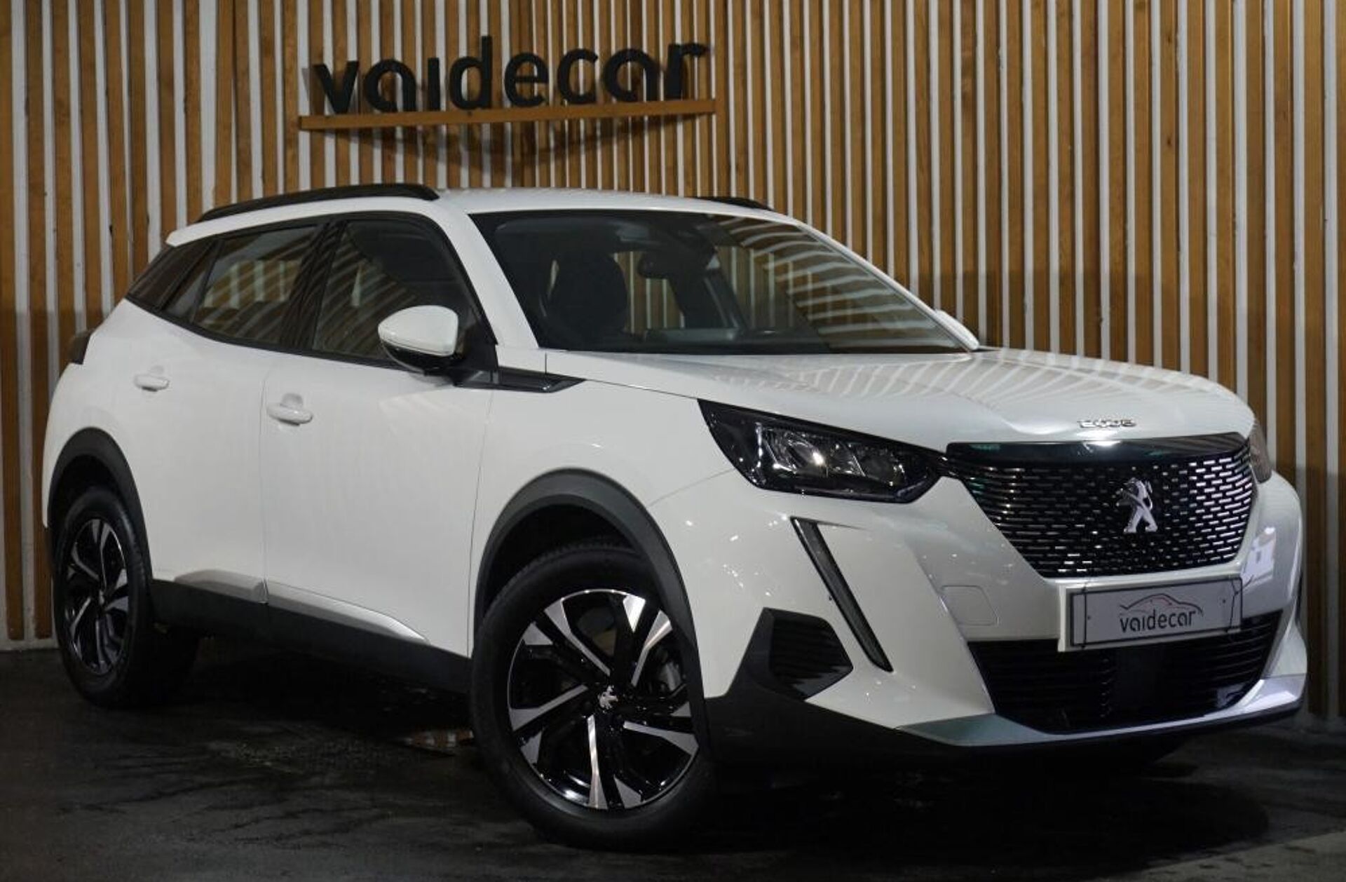 PEUGEOT 2008 1.2 PureTech Allure