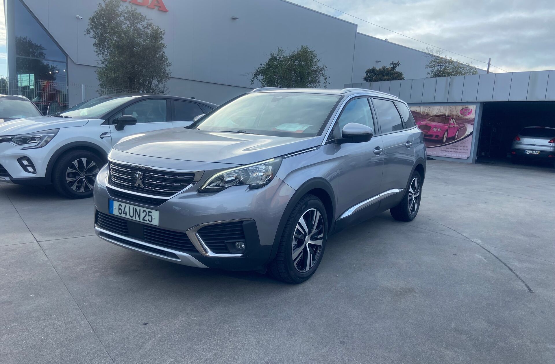 PEUGEOT 5008 1.6 BlueHDi Allure