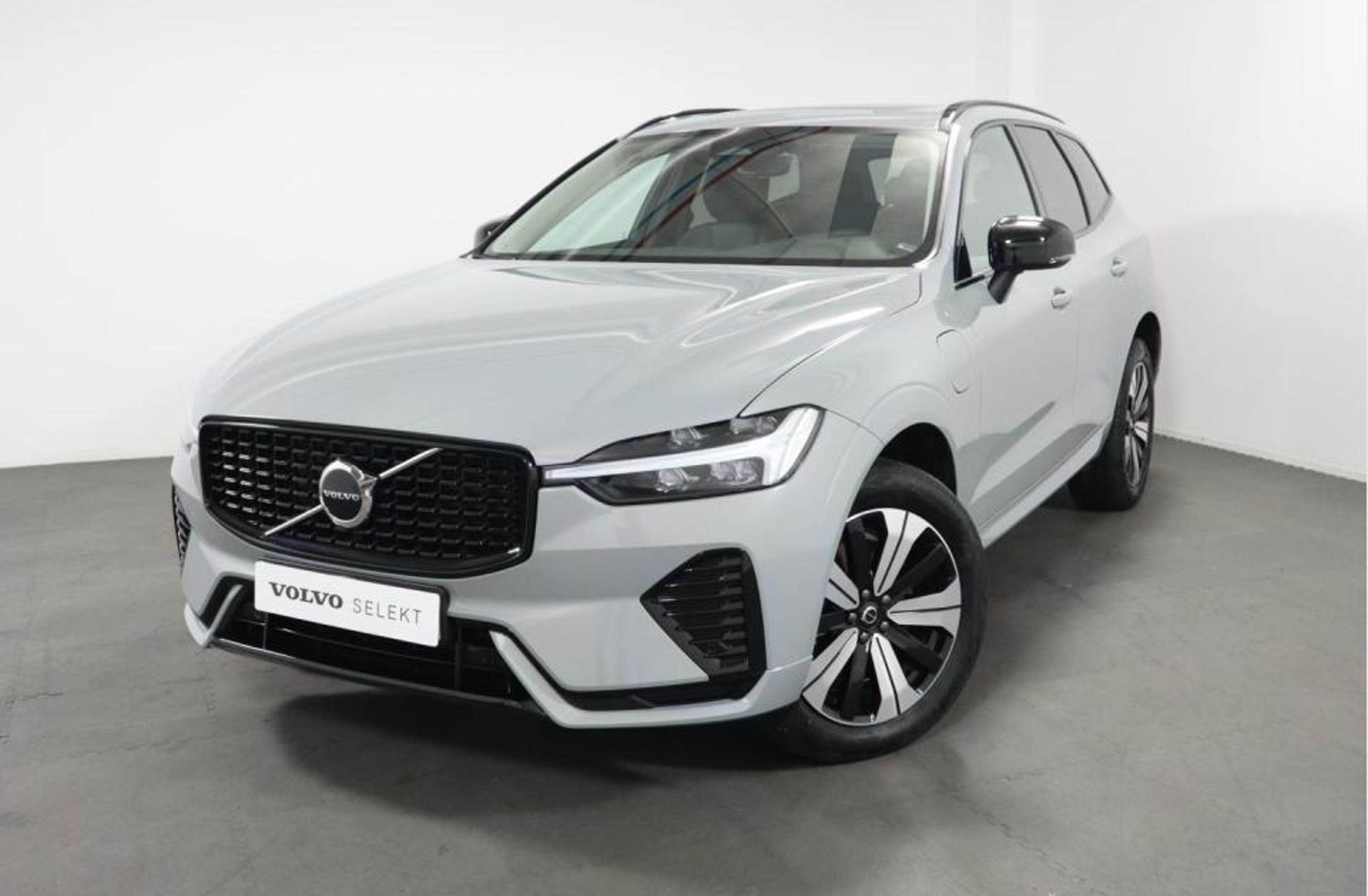 VOLVO XC60 2.0 T6 350 AWD PHEV Plus Dark Auto