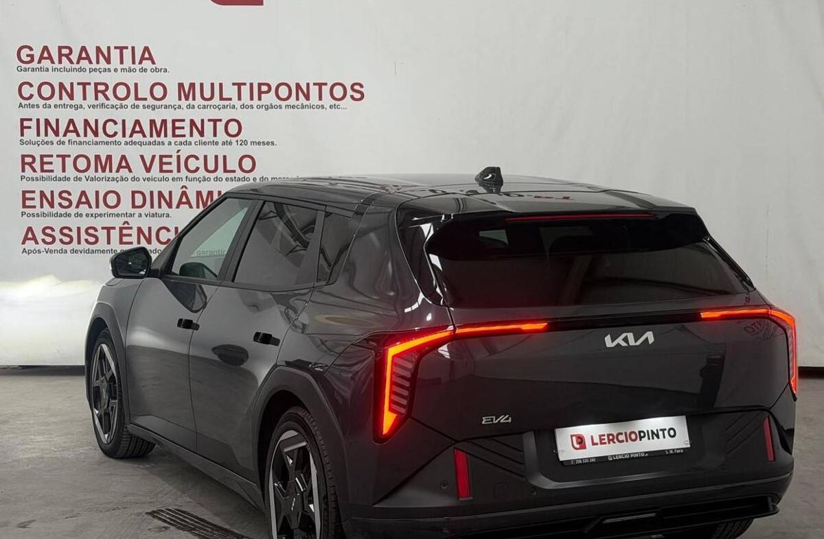 KIA EV4 81.4 kWh Tech
