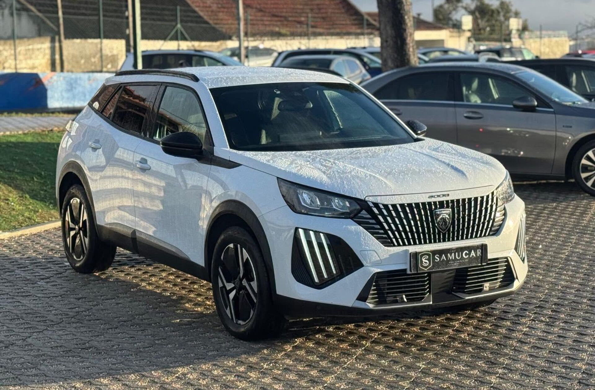 PEUGEOT 2008 1.2 PureTech GT EAT8