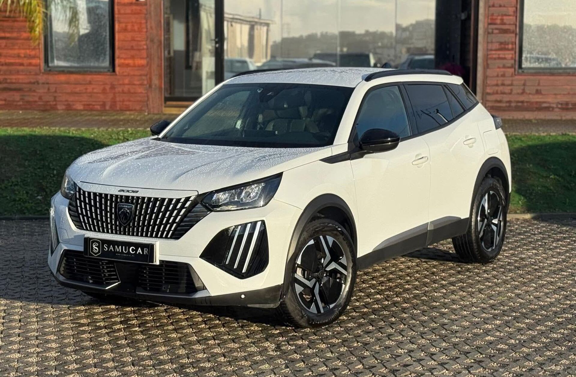 PEUGEOT 2008 1.2 PureTech GT EAT8