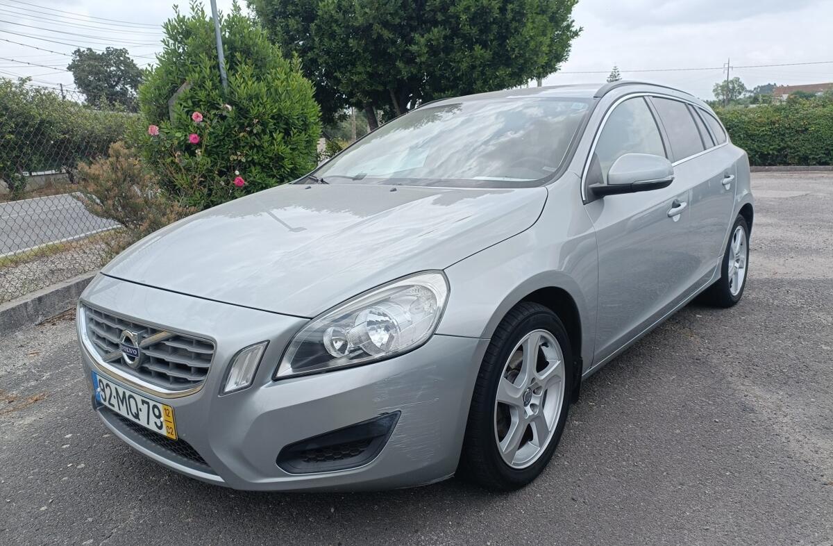 VOLVO V60 1.6 D2 Drive Momentum Start/Stop