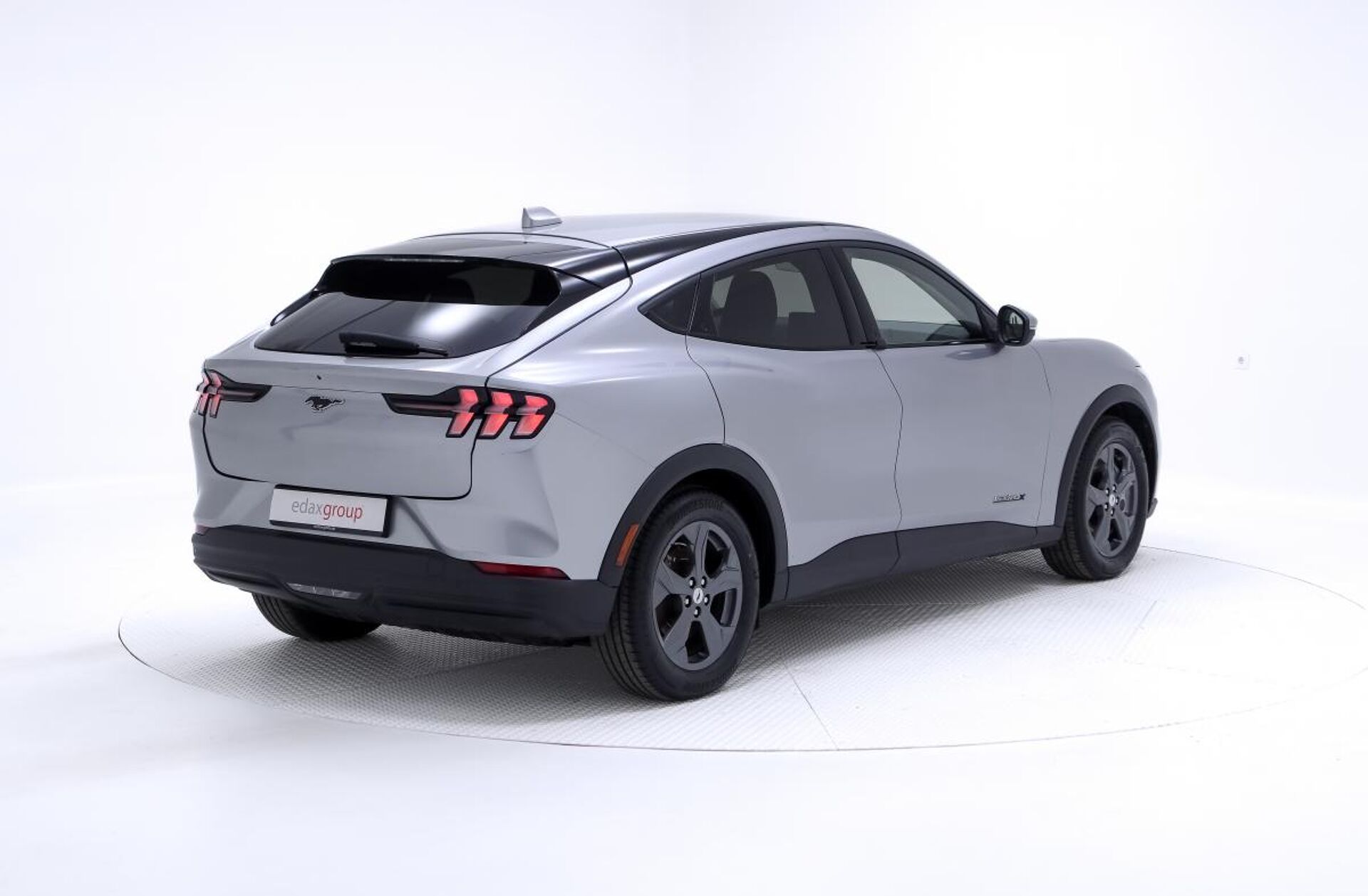 FORD Mustang Mach-E Alargada