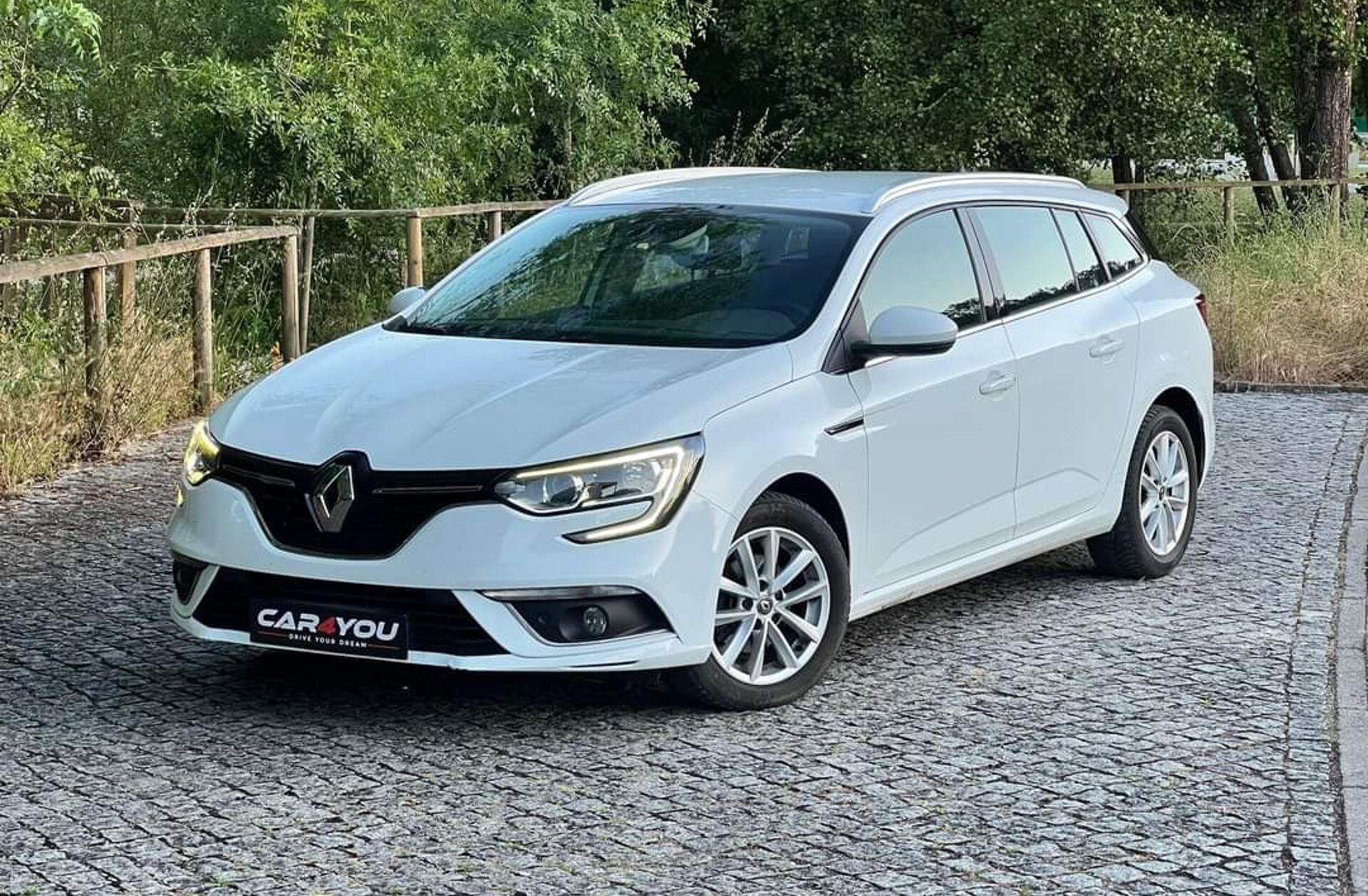 RENAULT Mégane 1.5 Blue dCi Limited EDC
