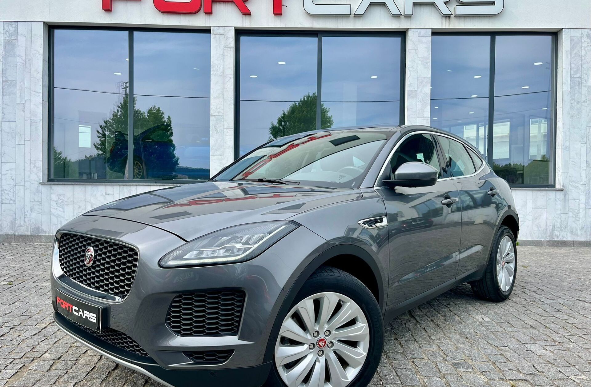JAGUAR E-Pace 2.0 i4 S AWD Aut.