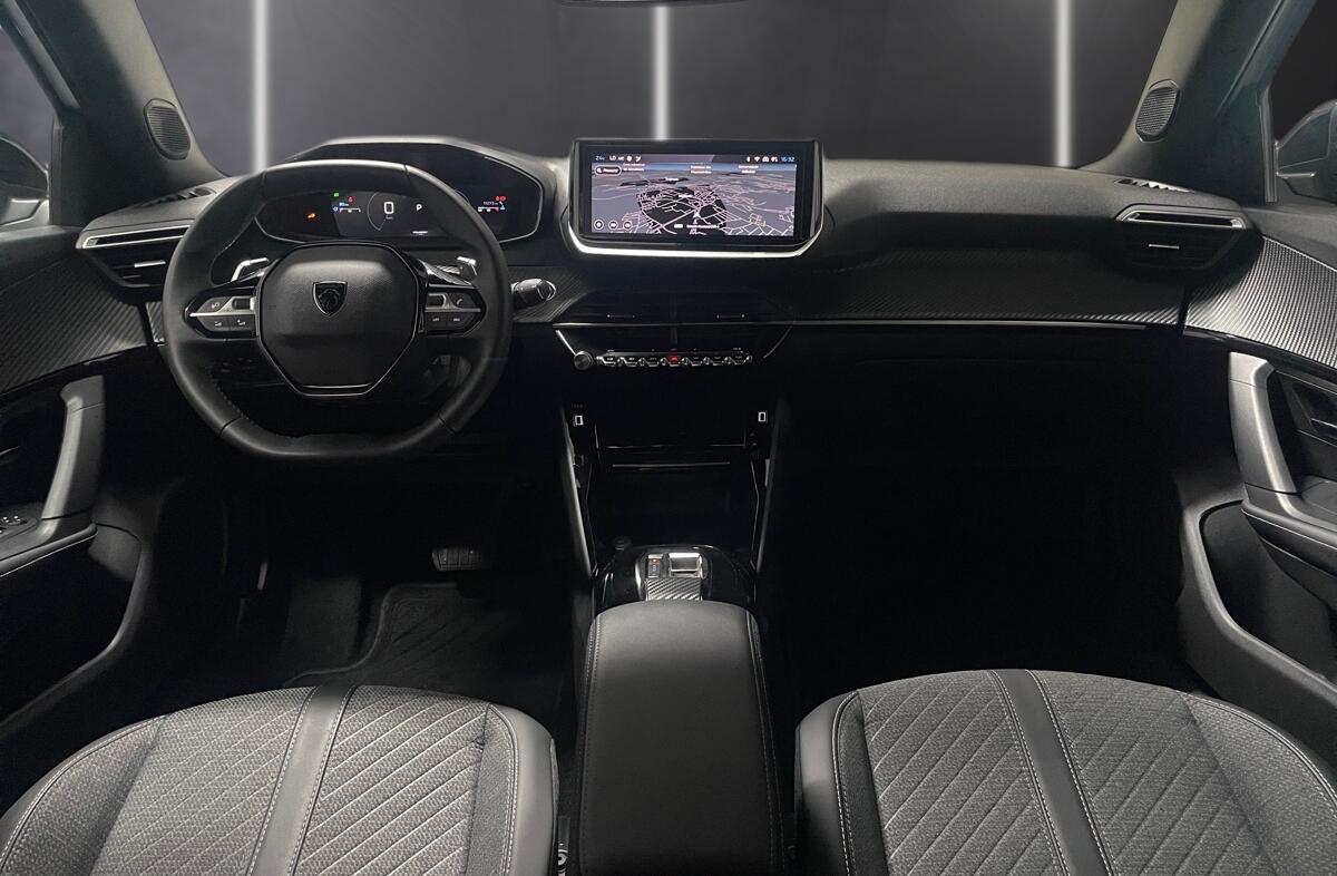 PEUGEOT 2008 1.2 PureTech Allure EAT8