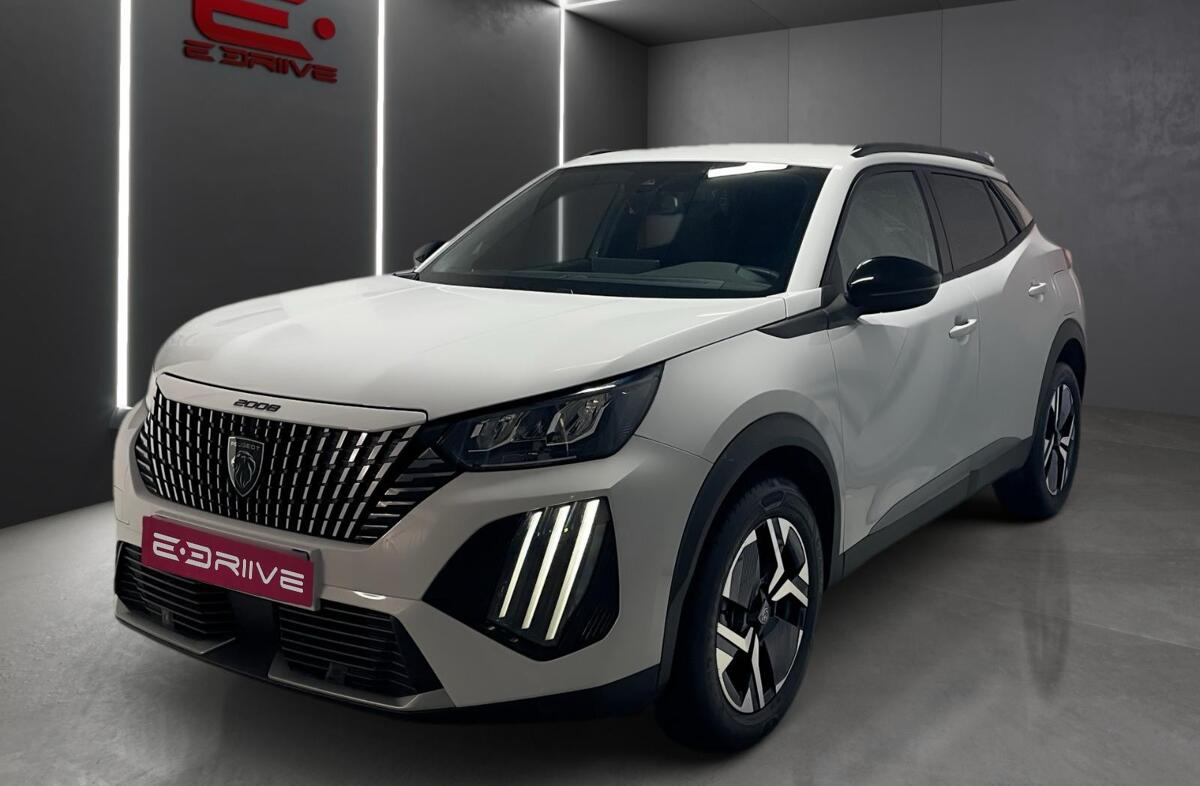 PEUGEOT 2008 1.2 PureTech Allure EAT8