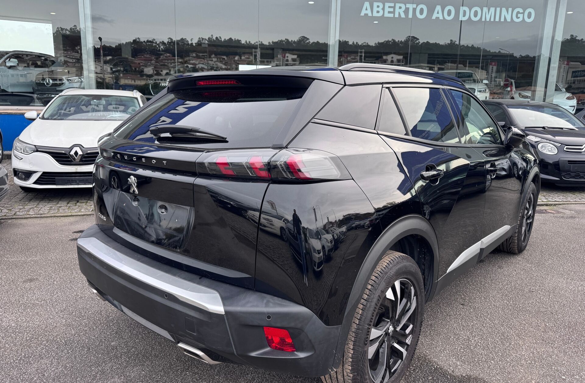 PEUGEOT 2008 1.2 PureTech Allure Pack EAT8