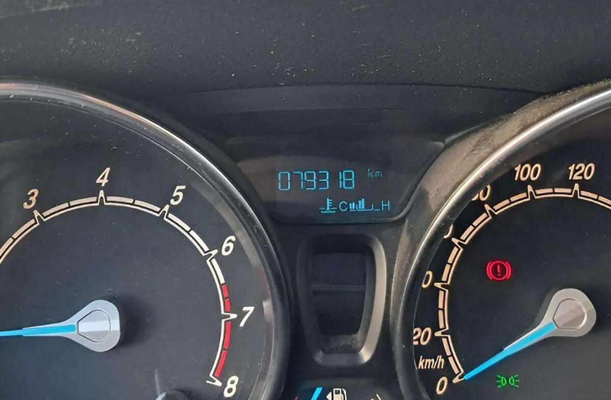 FORD Courier 1.0 EcoBoost Titanium