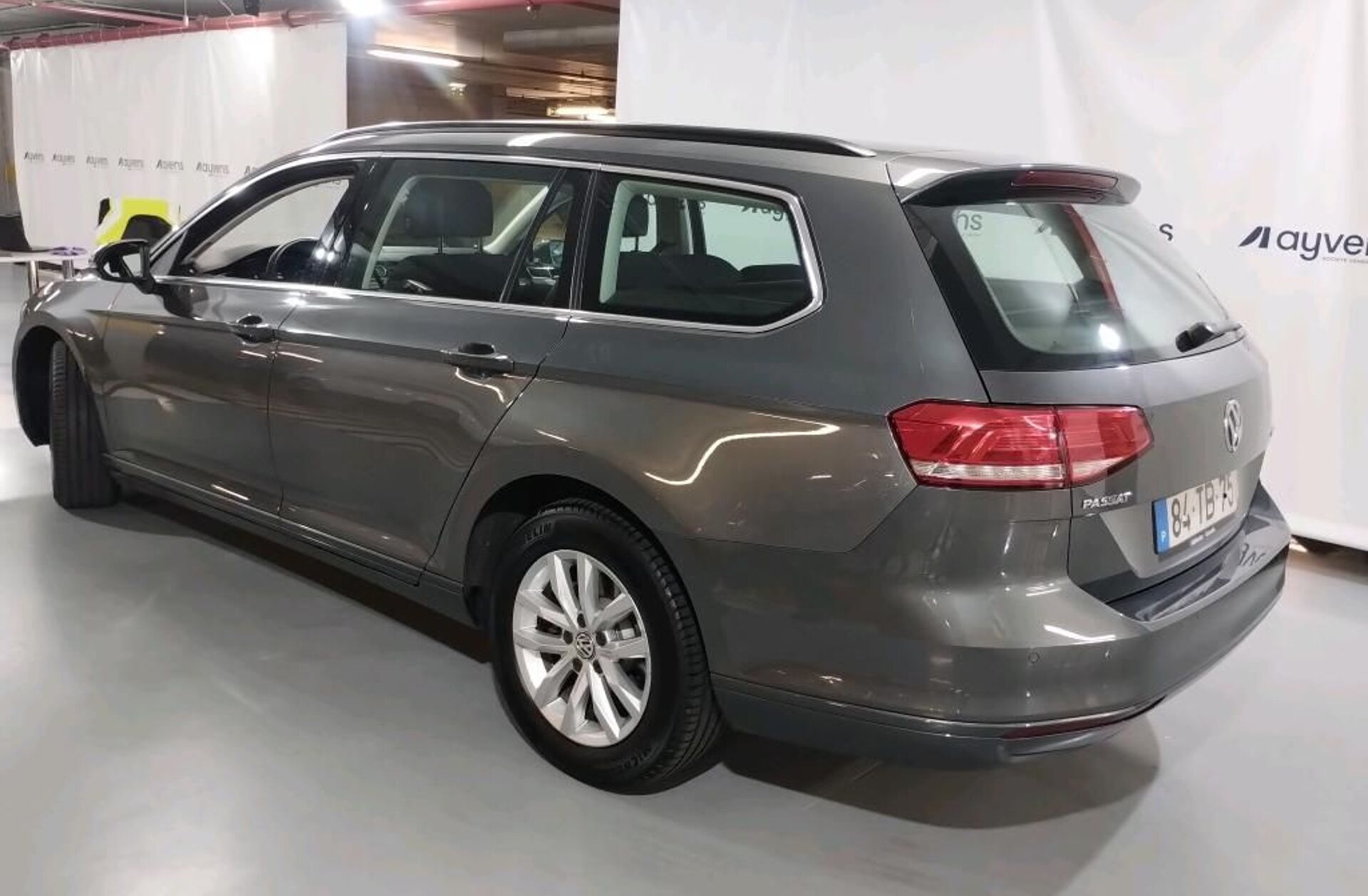 VOLKSWAGEN Passat 1.6 TDi Confortline