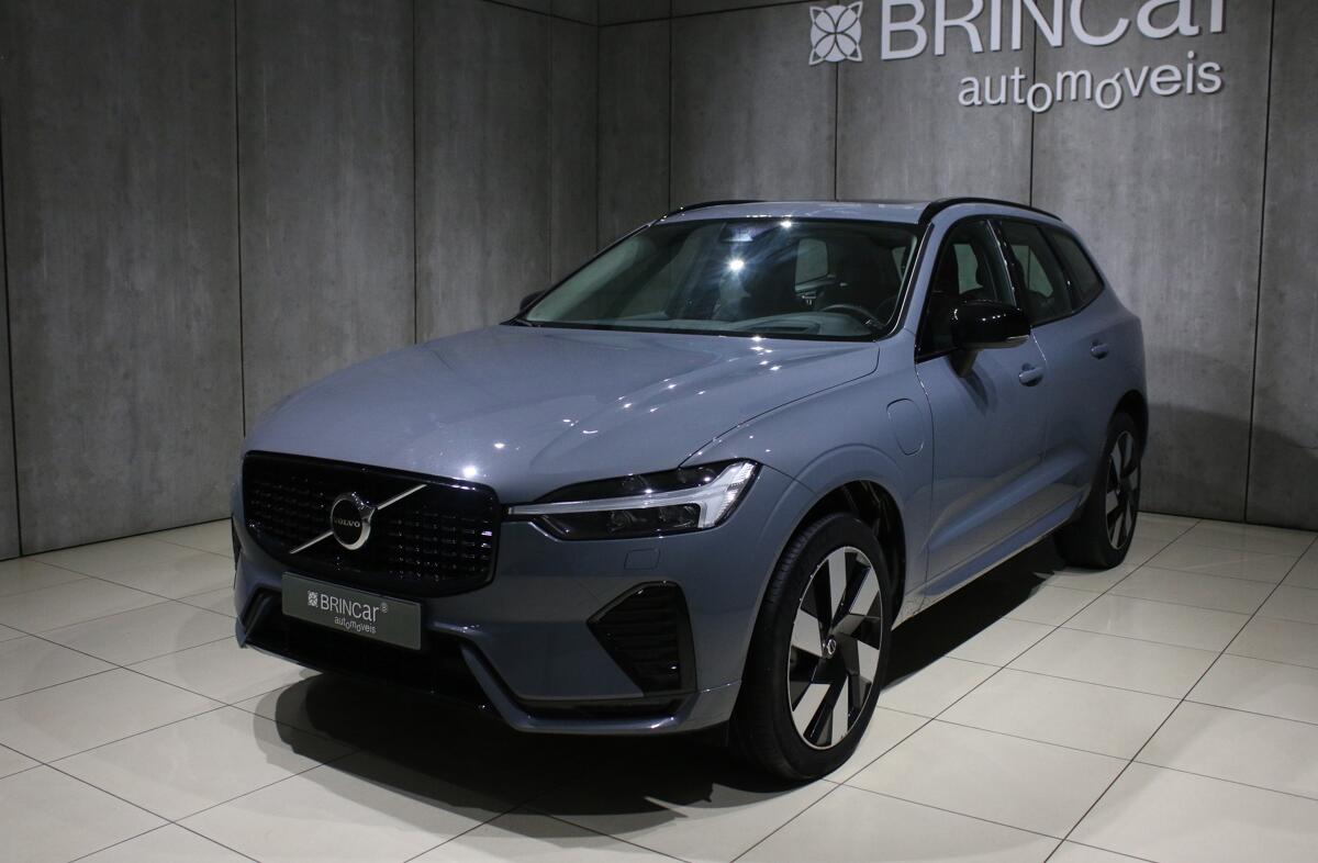 VOLVO XC60 2.0 T6 PHEV Plus Dark AWD