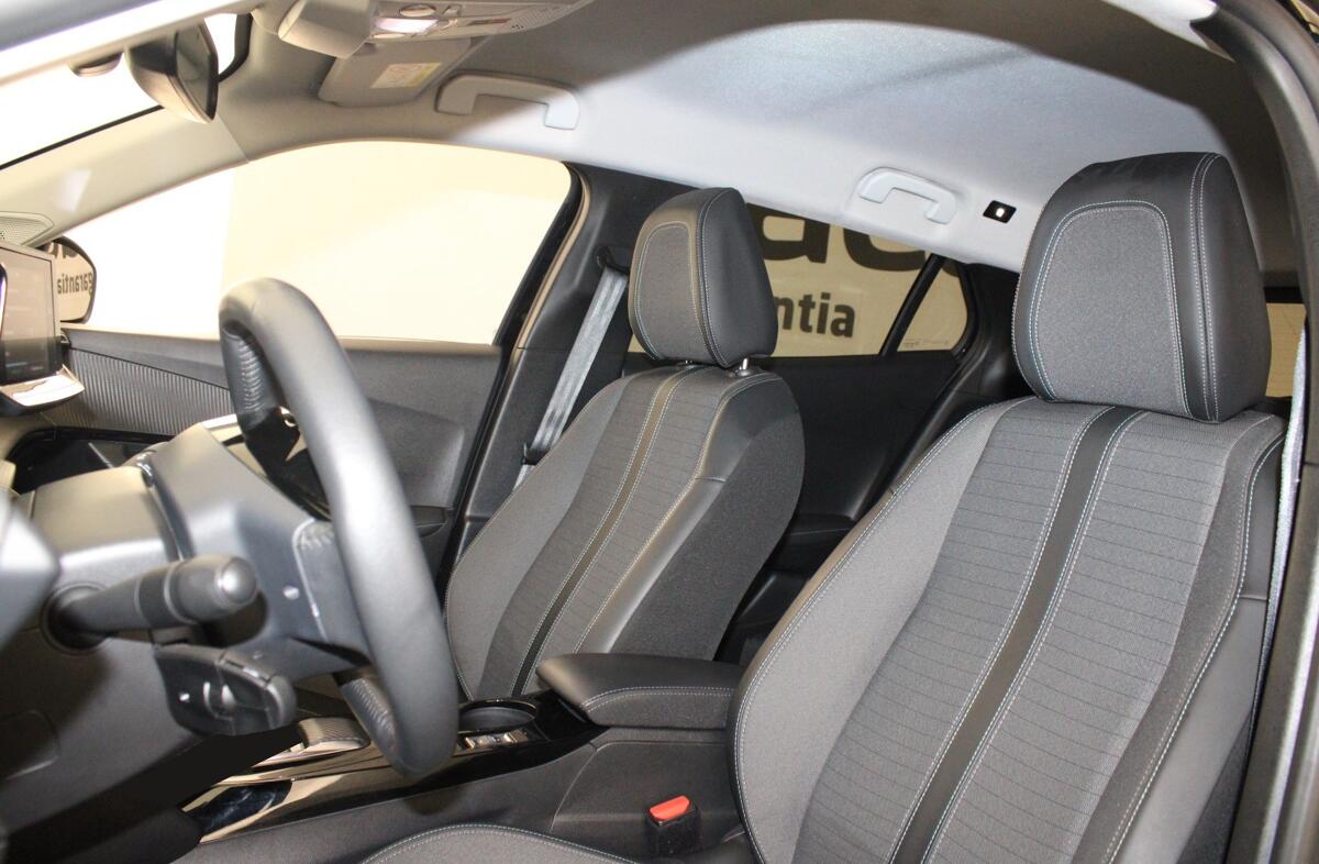 PEUGEOT 2008 e- 50 kWh GT