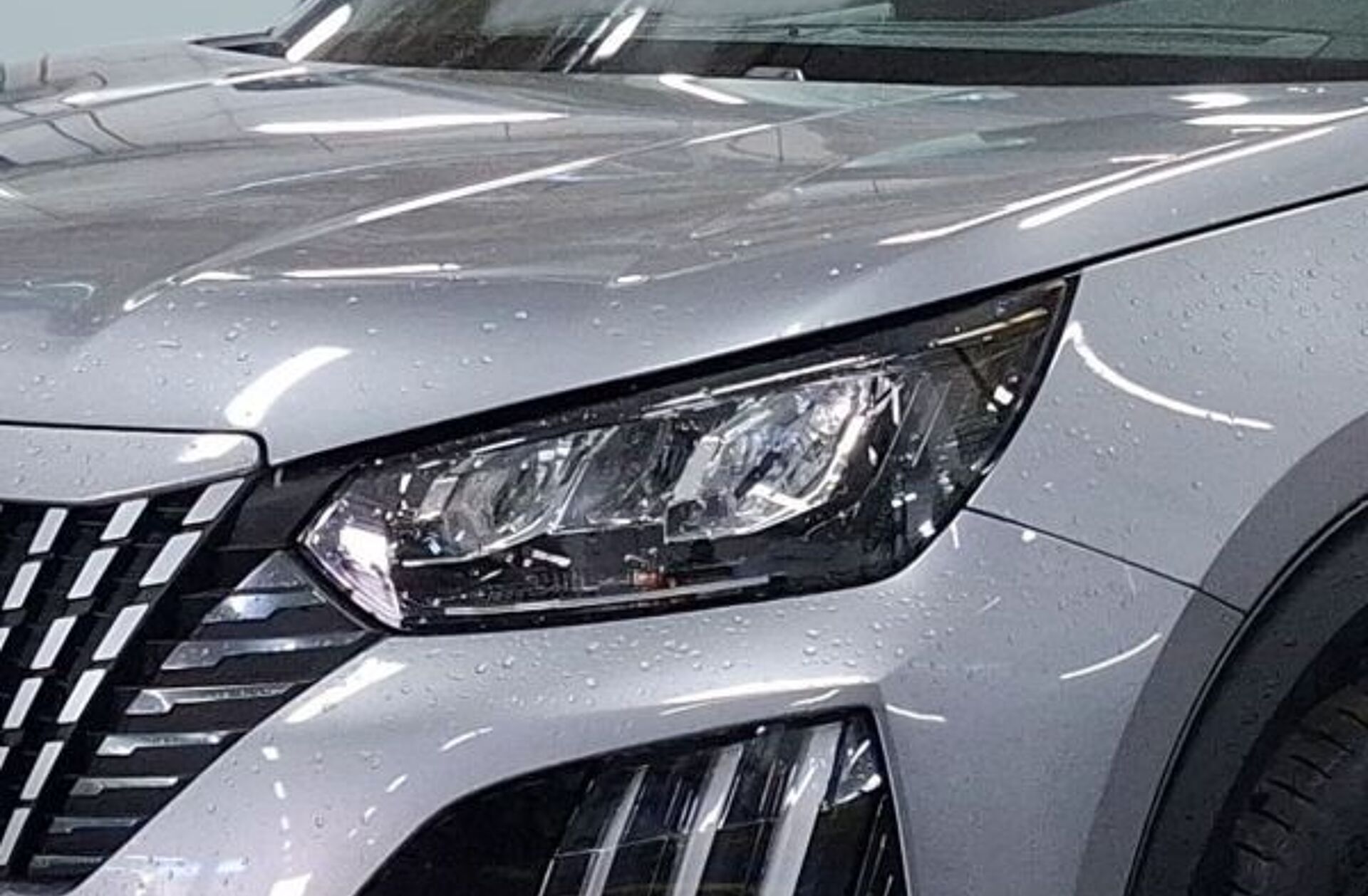 PEUGEOT 2008 1.2 Hybrid Allure e-DCS6