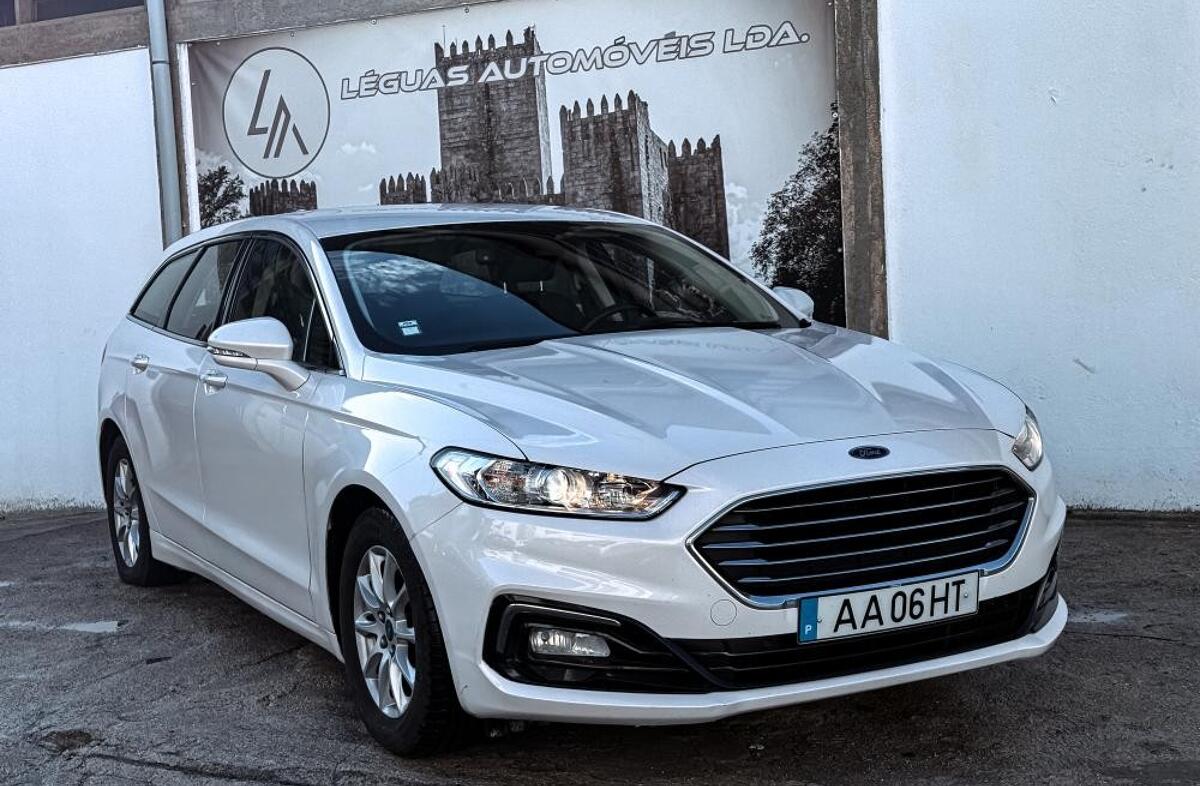 FORD Mondeo 2.0 HEV Titanium