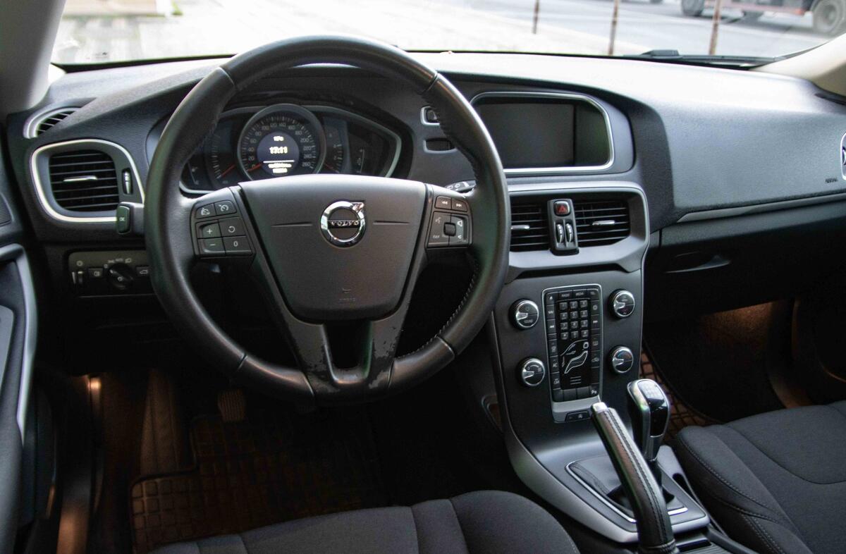 VOLVO V40 2.0 D2 Kinetic