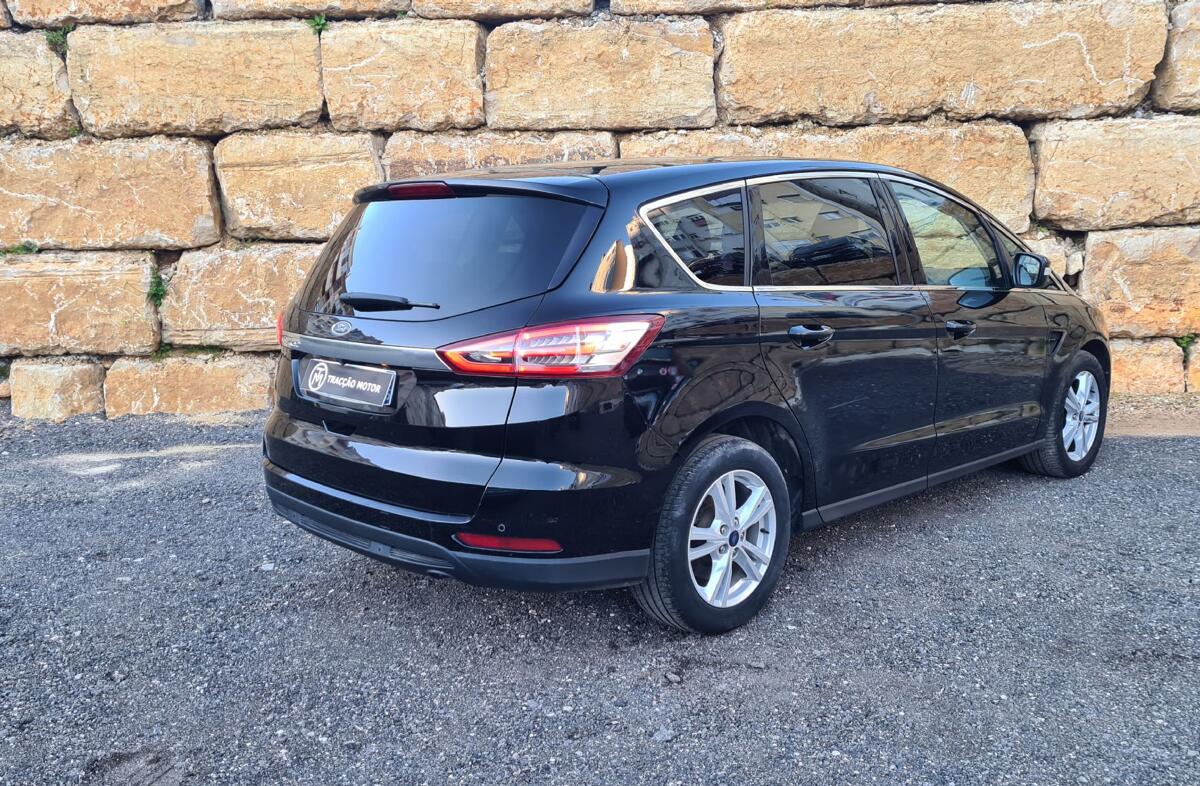 FORD S-MAX 2.0 TDCi Titanium Powershift