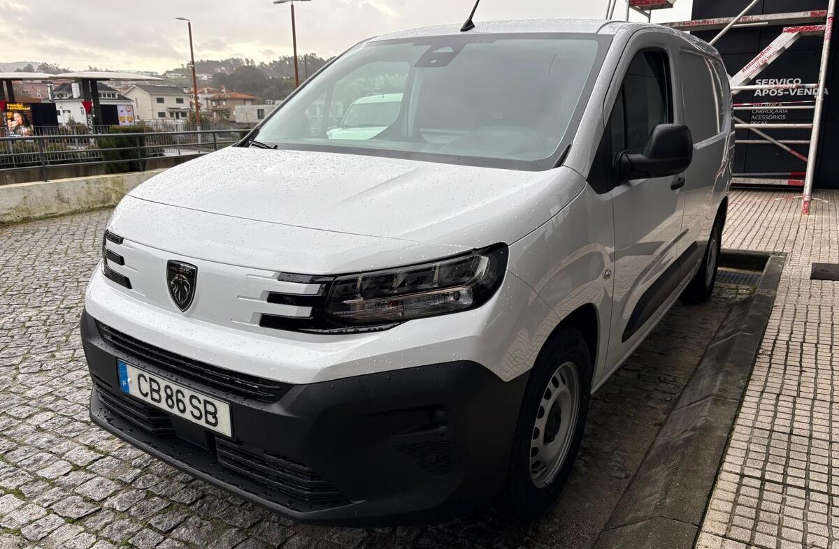 PEUGEOT Partner e- 50 kWh Longa