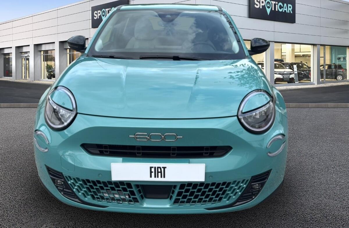 FIAT 600 1.2 Hybrid La Prima