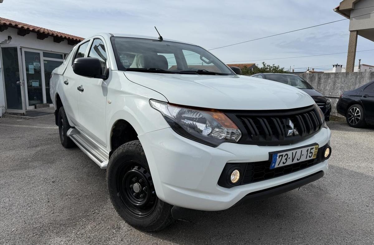 MITSUBISHI L 200 2.4 DI-D CD Invite 4WD