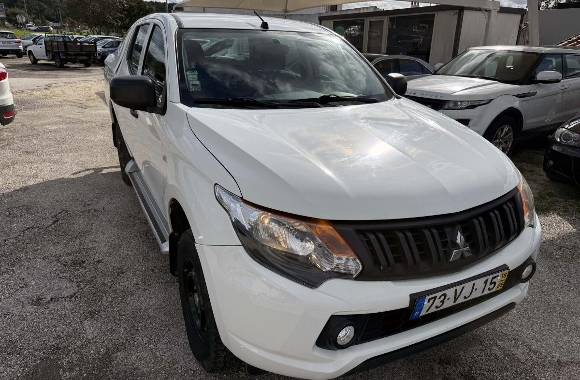 MITSUBISHI L 200 2.4 DI-D CD Invite 4WD