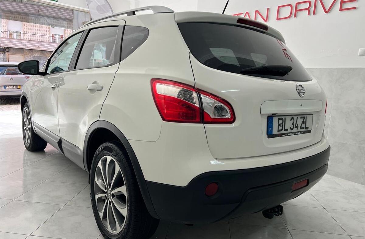 NISSAN Qashqai 2.0 Acenta CVT