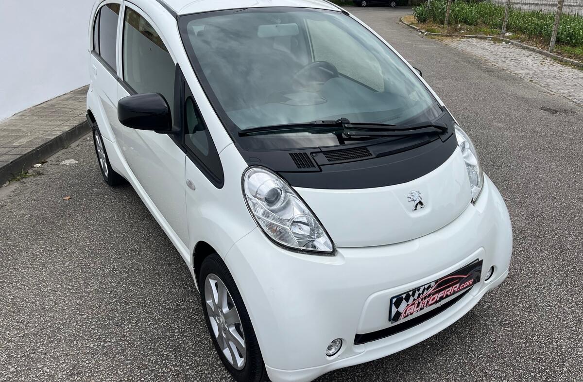 PEUGEOT iOn iOn