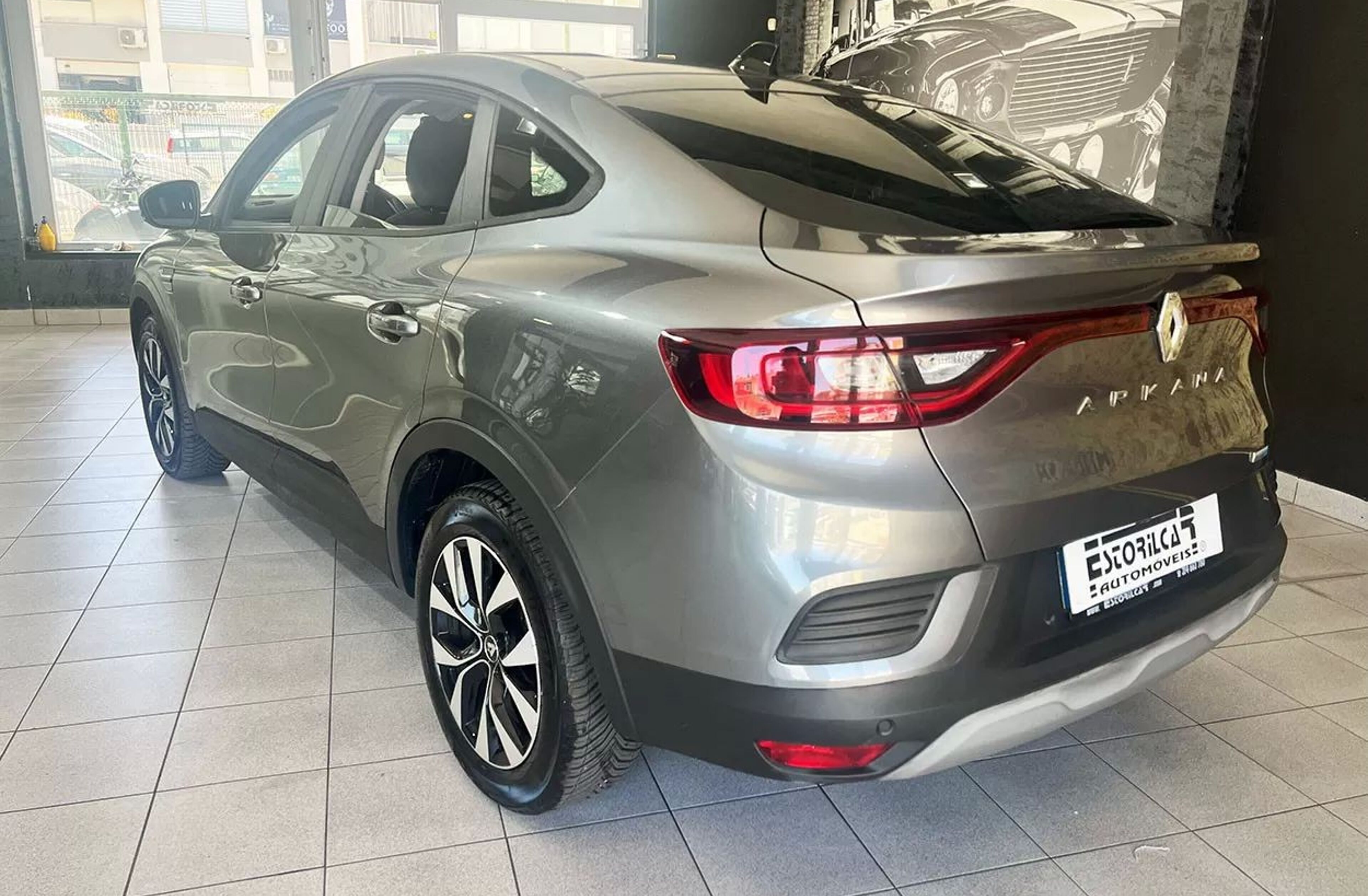 RENAULT Arkana 1.6 E-Tech Business