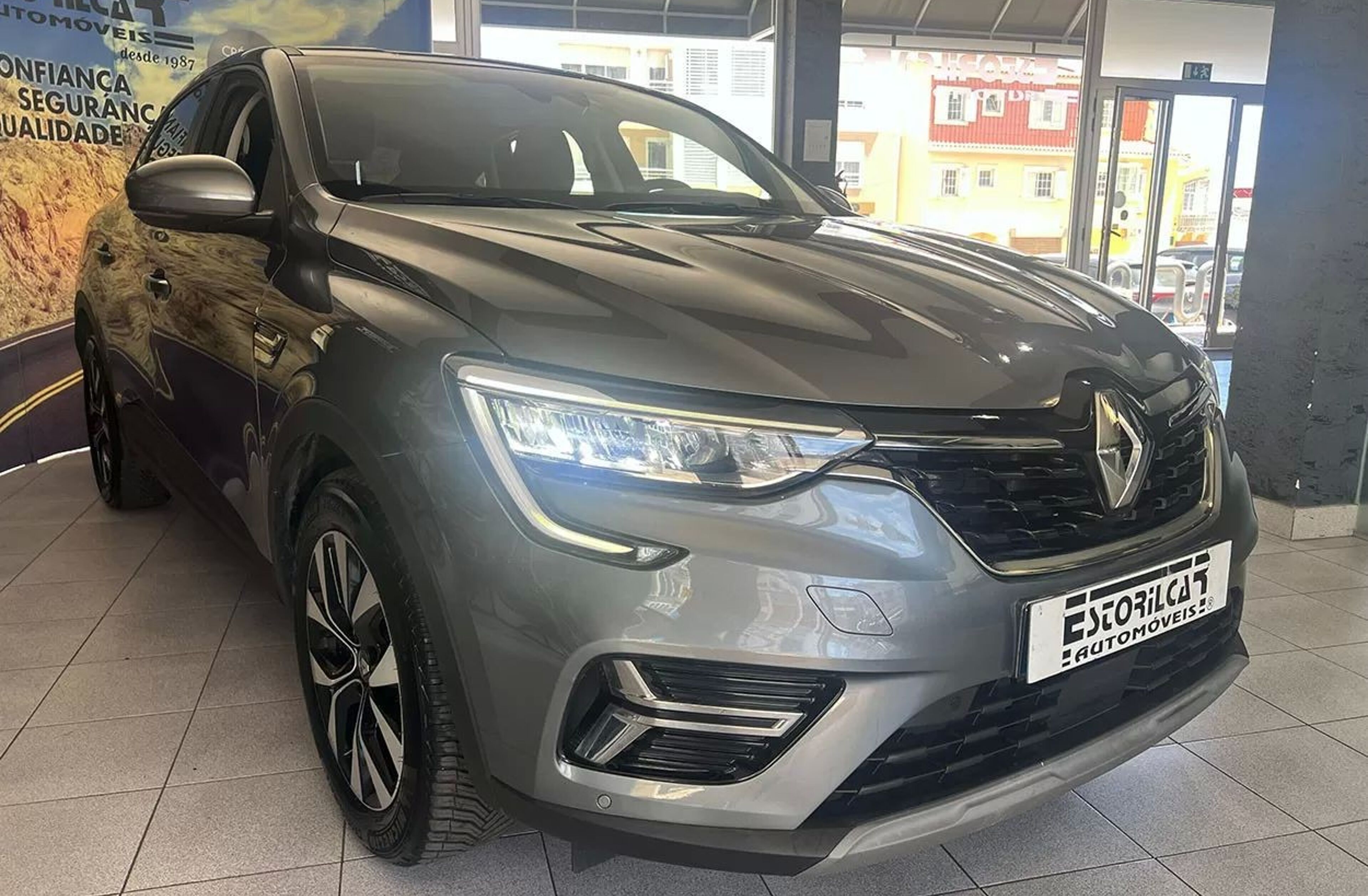 RENAULT Arkana 1.6 E-Tech Business
