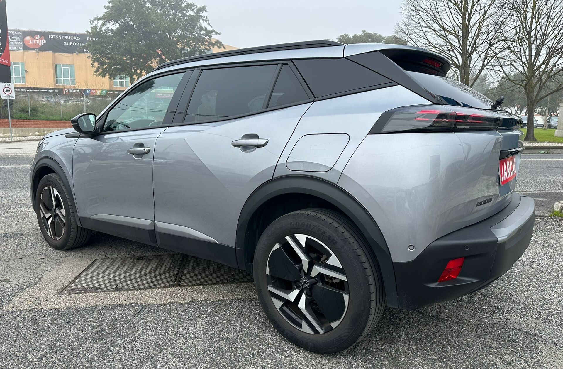 PEUGEOT 2008 1.2 PureTech Allure