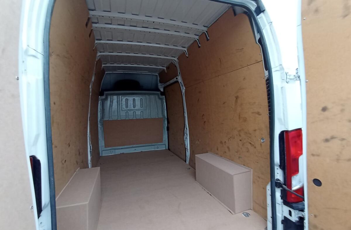 PEUGEOT Boxer 2.2 BlueHDi 335 L3 CD