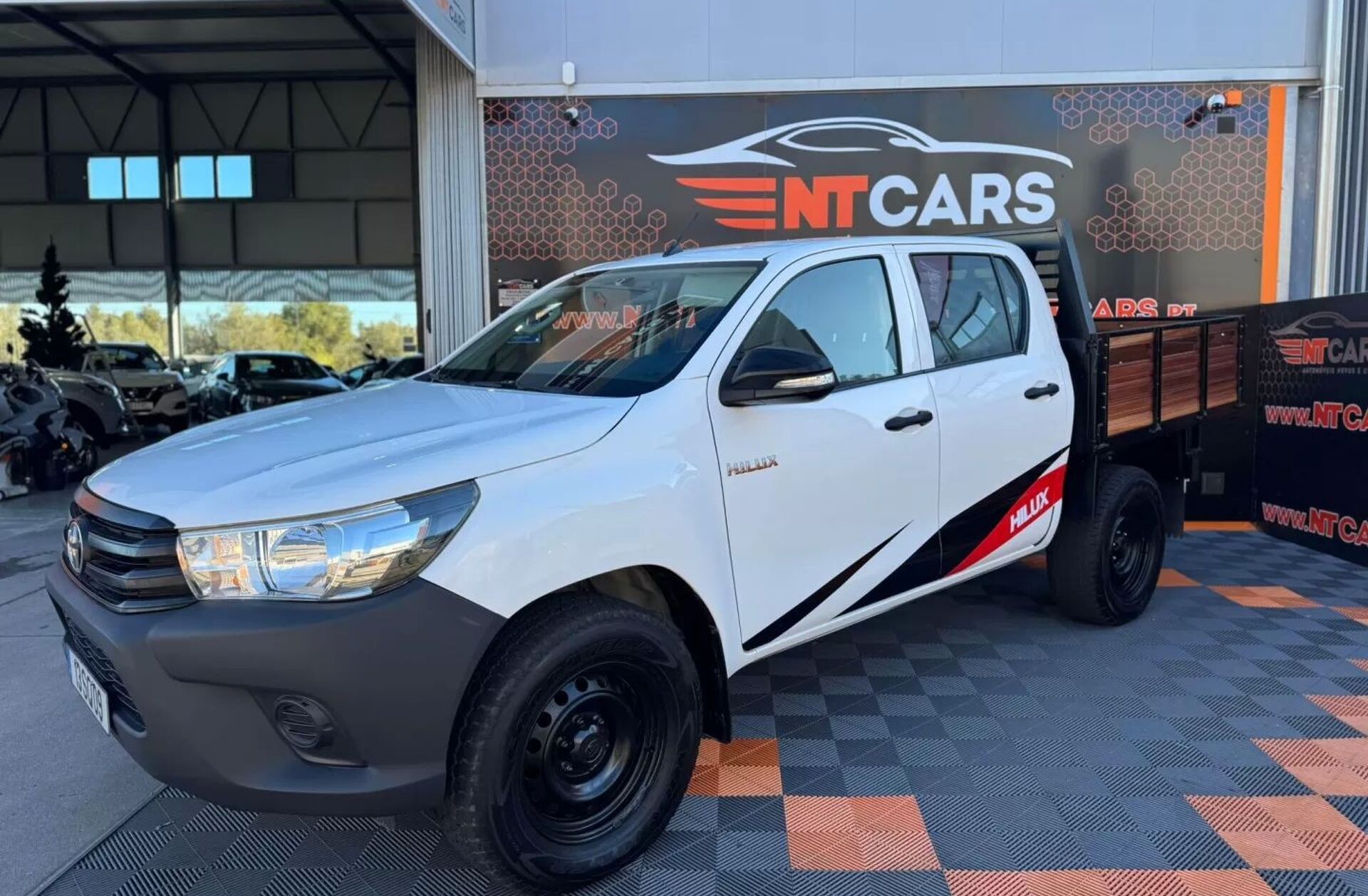 TOYOTA Hilux 2.4 D-4D 4WD CD CM